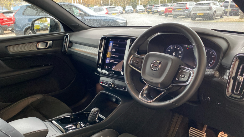 Volvo Xc40 2.0 B4P R DESIGN Pro 5dr Auto [7 speed] Petrol Estate